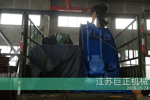 擋板門制作完工，安裝調(diào)試中